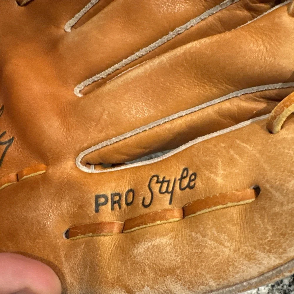 RON GUIDRY Baseball Glove WILSON A2234 Cowhide Dual Hinge Right Hand Throw RHT